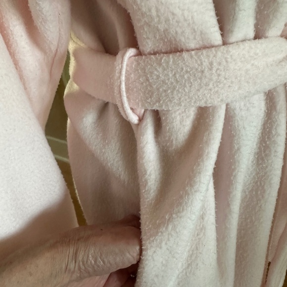 Erika Taylor Long Fleece Robe Pink Size Medium - Picture 11 of 15